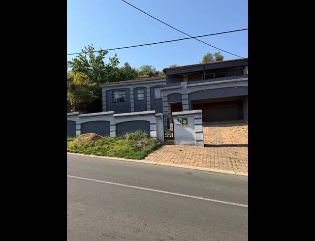 4 BEDROOM HOUSE FOR SALE IN OAKDENE